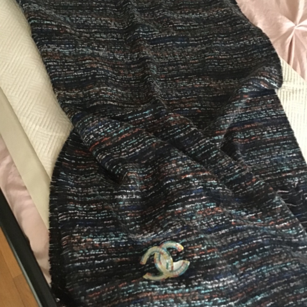 Chanel Wool Scarf/Wrap Black Multicolor - Picture 3 of 3